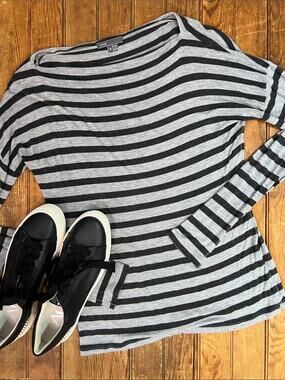 Vince Black & Gray Striped Long-Sleeve Top black gray boat neck size medium